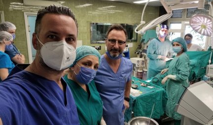 U GAK Višegradska prvi put u Srbiji urađena laparaskopska operacija uklanjanja bubrega u trudnoći!
