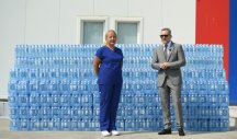 NASTAVLJA SE PODRŠKA ZDRAVSTVU! Kompanija NIS donirala vodu «Jazak» bolnici u Batajnici