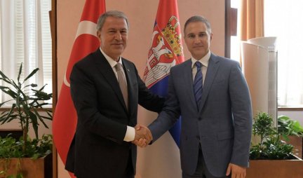 Ministar Stefanović sa ministrom nacionalne odbrane Turske Akarom (FOTO)