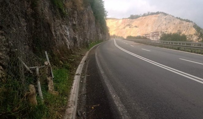 PRVE FOTOGRAFIJE TRAGEDIJE KOD UŽICA! Ovde je džip udario u stenu pa se prevrnuo, poginulo četvoro mladih (FOTO)