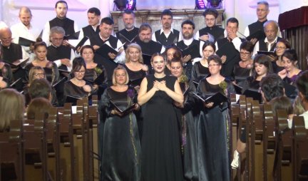 HOROVI GRMELI KATEDRALOM! Duhovne pesme srpskih kompozitora oduševile publiku