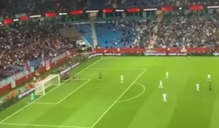 HAMŠIK PROBUDIO TURKE! PONOVO DAO GOL ZVEZDI! Atmosfera na stadionu posle gola Trabzona! (VIDEO)