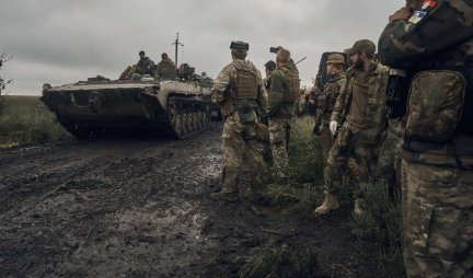 RAT U UKRAJINI! SLOVENCI ŠALJU T-55S UKRAJINCIMA, TENKOVI SU VEĆ NA PUTU, NEMAČKI POSLANICI DOLAZE U RUSIJU I DONBAS! Zapad Kijevu ne šalje samo naoružanje, već i...  (FOTO/VIDEO)