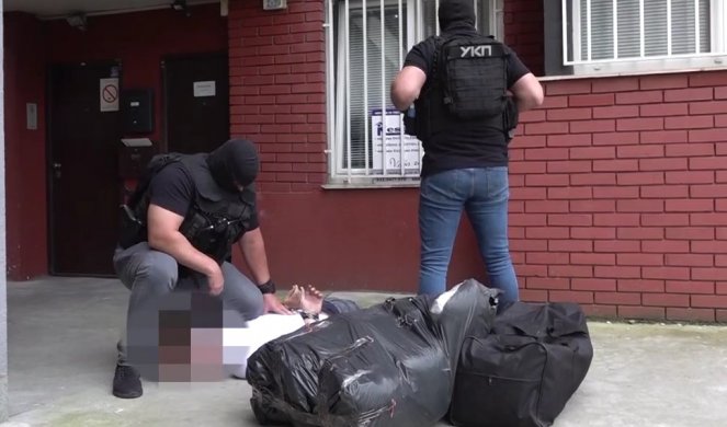 KAMIONOM VOZILI TRAVU! Beogradska policija zaplenila 7 kilograma marihuane