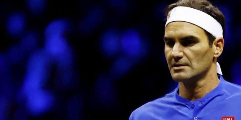 Federer ponovo na terenu! Svet ne veruje: Ovo i dalje radi genijalno! (VIDEO)