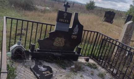 NI MRTVIM SRBIMA NE DAJU MIRA! Oskrnavljen spomenik na srpskom pravoslavnom groblju u Klokotu (FOTO)