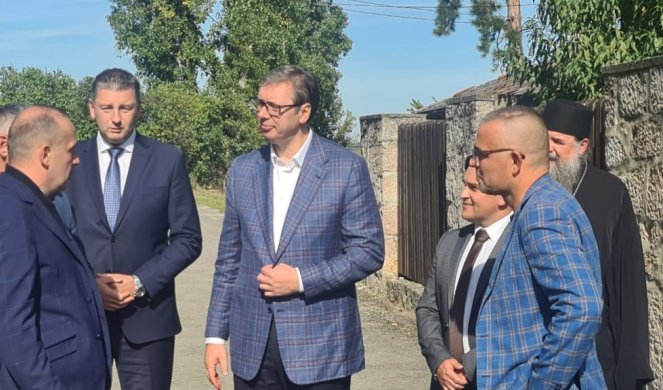 (FOTO/VIDEO) Vučić u Kraljevskoj vinariji: Za Topolu planiramo nekoliko važnih stvari