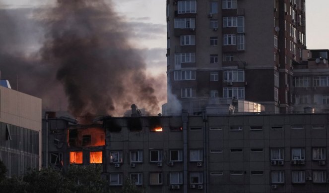 PAKAO U ZORU, ŠOKANTNI SNICMI IZ KIJEVA! Rusi napali "šehidima", delovi ukrajinske prestonice u plamenu (VIDEO)