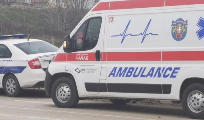 PESNIČENJE NAKON SAOBRAĆAJKE U BEOGRADU! Povređeni prebačen u Urgentni centar