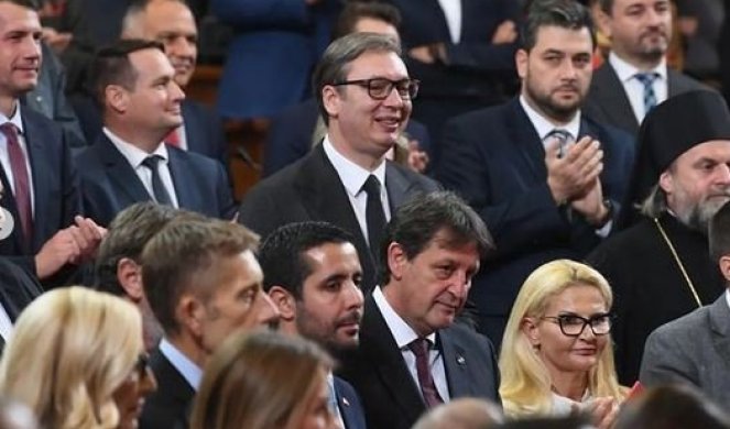 VUČIĆ SE OGLASIO NAKON IZBORA NOVE VLADE! Očekujem od vas da vam interesi Srbije i našeg naroda budu JEDINI CILJ (FOTO)