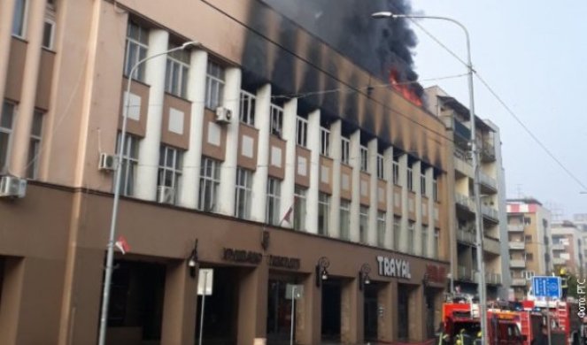 STRAVIČNI SNIMCI POŽARA U KRUŠEVCU! Protiv vatrene stihije angažovana sva vatrogasna vozila, EVAKUACIJA GRAĐANA U TOKU (VIDEO)