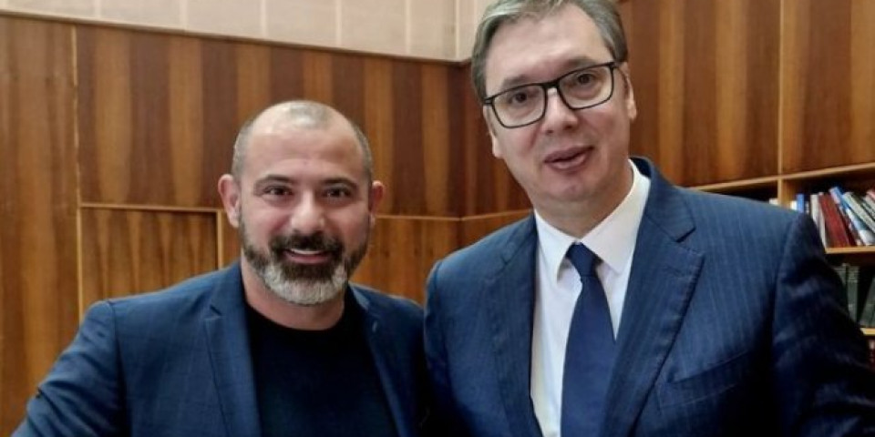 DEJAN STANKOVIĆ POSETIO VUČIĆA! Trener Sampdorije predsedniku doneo specijalni poklon (FOTO)