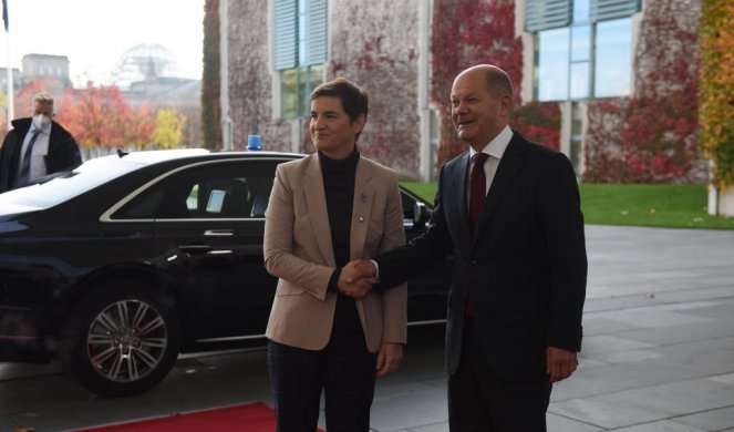 BRNABIĆ U BERLINU! Premijerka stigla na Samit, dočekao je kancelar Šolc