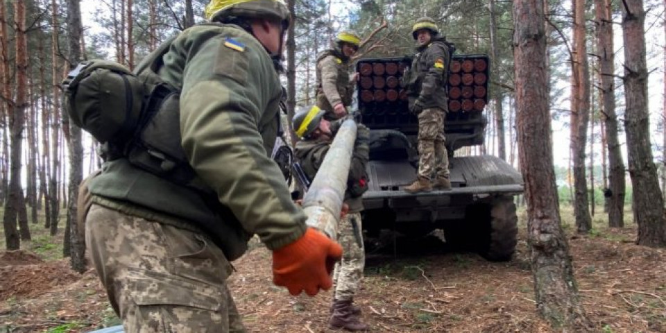 Rakete prekrivaju nebo! Ukrajinski dronovi desetkovani, ostali samo delovi!