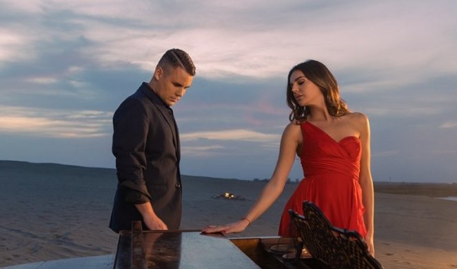 ZAMENILA STEFANA KARIĆA BRUTALNIM FRAJEROM! Jovana Ljubisavljević zablistala pored njega!