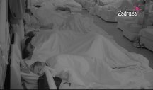 (VIDEO 18+) NAJBRUTALNIJA AKCIJA DO SAD! Anita i Zola zatresli krevet, usred akcije sve SEVNULO!