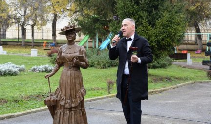 Lenka Dunđerski dobila spomenik u Srbobranu