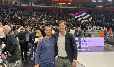 TO MOGU SAMO GROBARI! Doputovao iz Norveške da bi iznenadio oca i familiju! Srbin prevalio toliki put samo zbog košarkaša Partizana! (FOTO)