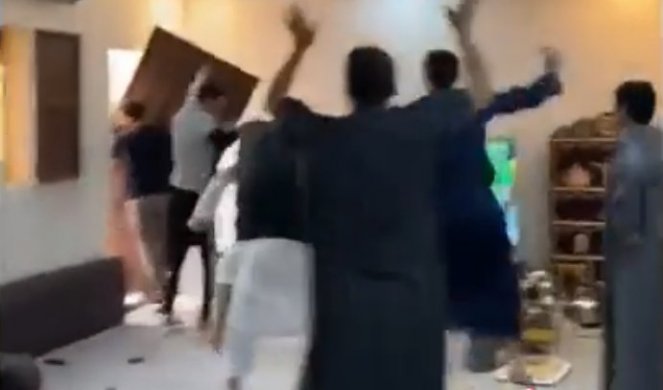 TOTALNO LUDILO - IŠČUPAO VRATA I BACIO IH! Saudijac u transu, nije znao šta radi posle pobede! (VIDEO)