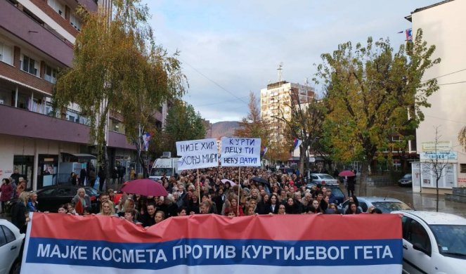 MAJKE KOSMETA PROTIV KURTIJEVOG GETA! Više od 3.000 žena okupilo se u Severnoj Mitrovici - čuju se crkvena zvona!