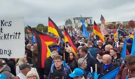 "SAD I NATO, ODLAZITE IZ UKRAJINE"! MASOVNI PROTEST U BERLINU PROTIV RATA! Više hiljada Nemaca na ulicama glavnog grada