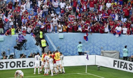 (VIDEO) EVO KAKO SU NAVIJAČI ISPRATILI FUDBALERE SRBIJE SA STADIONA!