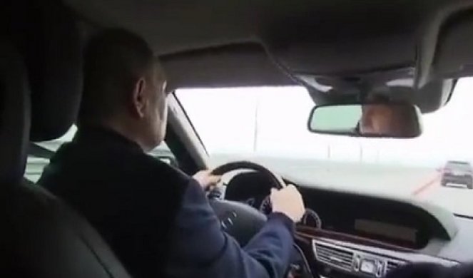 (VIDEO) PUTIN AUTOMOBILOM STIGAO NA KRIM! Ruski predsednik vozio MOSTOM koji je oštećen U TERORISTIČKOM NAPADU!