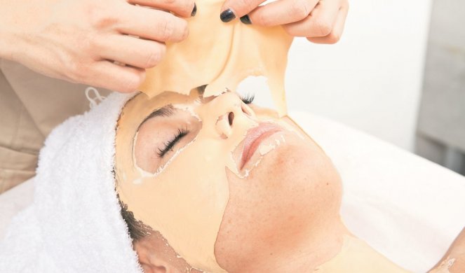 Prirodan fejslifting! Domaća maska koja čisti kožu i usporava starenje