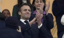 MAKRON BODRI GALSKE PETLOVE U KATARU! Predsednik Francuske pomno prati okršaj sa tribina, društvo mu prave legende francuskog fudbala (FOTO)