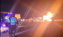 JEZIVA NESREĆA NA AUTO-PUTU KOD ALEKSINCA! Automobil probio zaštitnu ogradu, prevrnuo se i zapalio - VATRA GUTA VOZILO (VIDEO)