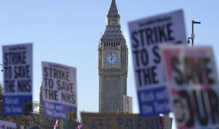 HAOS U ENGLESKOJ, ZEMLJA SE SPREMA ZA VELIKI POREMEĆAJ! Tenzije zbog štrajka zaposlenih u hitnoj pomoći, ekonomska kriza uzima danak na Ostrvu!