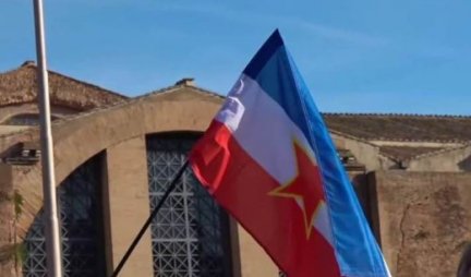 Jugoslovenska zastava se zavijorila u Rimu! Na sahrani Siniše Mihajlovića i jugonostalgičari!