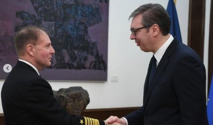 ZAMOLIO SAM DA NATO ZAŠTITI SRBE NA KiM! Vučić se sastao sa admiralom Stjuartom Mančom!