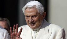 PAPA BENEDIKT TEŠKO BOLESTAN! Oglasio se Vatikan: Molite se za njegovo zdravlje