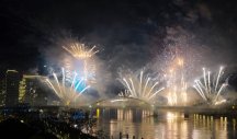 VATROMET KAKAV SE NE PAMTI, SIJA NEBO IZNAD SAVE! Nestvarne novogodišnje scene u Beogradu na vodi! (FOTO, VIDEO)