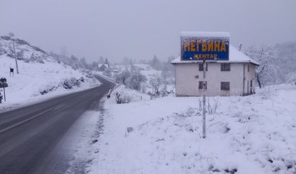 ZAVEJAN ZLATIBORSKI OKRUG! Sneg konačno prekrio planinska sela (FOTO)