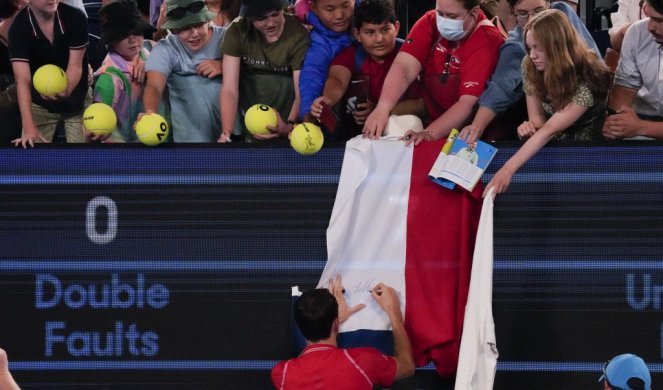 RAMPA, OVO ĆE RAZBESNETI RUSE! Australijan open zabranio ruske i beloruske zastave