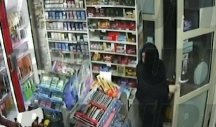 (VIDEO) DRAMATIČAN SNIMAK PLJAČKE U BEOGRADU! Razbojnica napala, hrabra prodavačica junački se suprostavila i JEDNIM TRIKOM je prevarila!