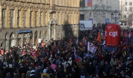 POMERA SE STAROSNA GRANICA ZA ODLAZAK U PENZIJU! Više od milion ljudi na ulicama Francuske