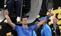 BRAVOOO, KRALJU! Novak je u osmini finala Australijan opena! Izborio se sa prijateljem i povredom! (VIDEO)