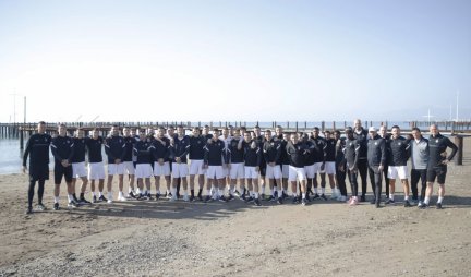 FUDBALERI PARTIZANA UŽIVAJU U TURSKOJ! Oporavak pored mora! (FOTO)