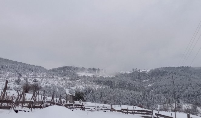 Nove snežne padavine u Zlatiborskom okrugu! Evo gde najviše ima snega (FOTO)