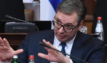 OPSESIJA TAJKUNSKIH MEDIJA SE NE SMANJUJE: Vučić mora da ode sa čela SNS i države! (FOTO)