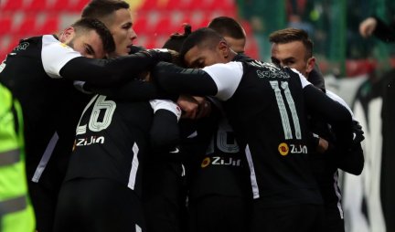 (ANKETA) MOŽE LI PARTIZAN DO TITULE? ZAKUVALO SE NA STARTU PROLEĆA! Partizan ODMAH ZAPRETIO komšijama! Grobari VERUJU u ČUDO!