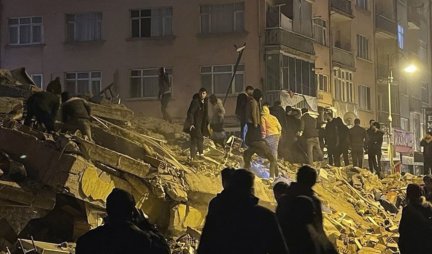 Spasioci izvlače mrtve, broje se žrtve! Prve fotografije razornog zemljotresa u Turskoj