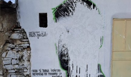 ENGLEZI ZGROŽENI POTEZOM KURTIJEVIH HULIGANA! Vandali uništili mural sa likom Novaka Đokovića! (FOTO)