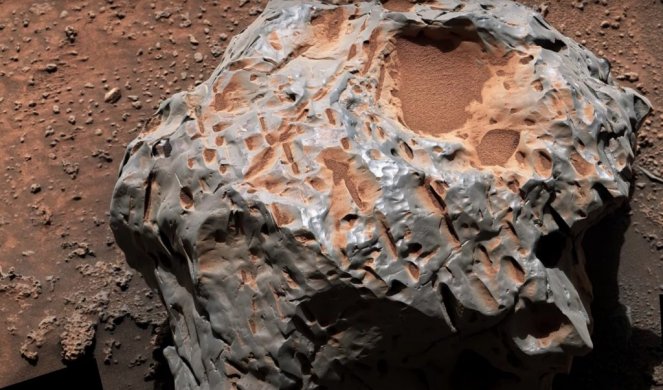 NASA U ŠOKU, NA MARSU OVO NE SME DA BUDE! Rover otkrio MISTERIONZI OBJEKAT na površini planete, njegov SASTAV zbunio NAUČNIKE širom SVETA!