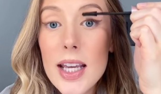IZNENADIĆE TE REZULTAT! Blogerka pokazala kako treba da nanosiš maskaru, kako bi imala duplo veći volumen! (VIDEO)