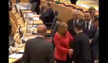 (VIDEO) ORBAN BRUTALNO ODJAVIO ZELENSKOG! Novi snimak iz Brisela, svi ljube, grle ukrajinskog predsednika, a mađarski premijer...