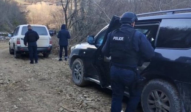 SRBIN UHAPŠEN NA KiM: Kod Leposavića takozvana kosovska policija u njegovom automobilu pronašla 6.300 metaka?!